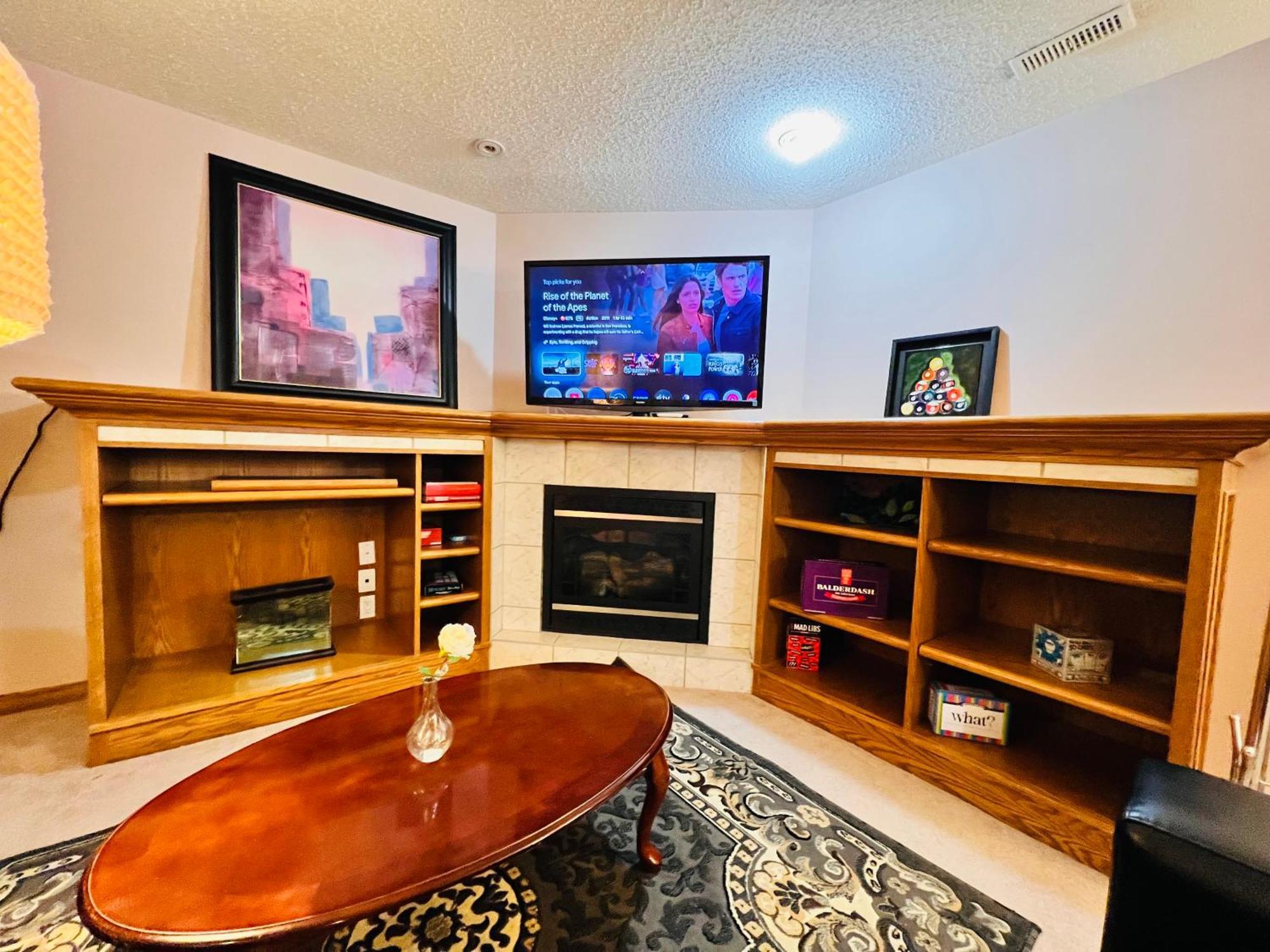 A Classic Homely Basement Suite! Chestermere Exteriér fotografie