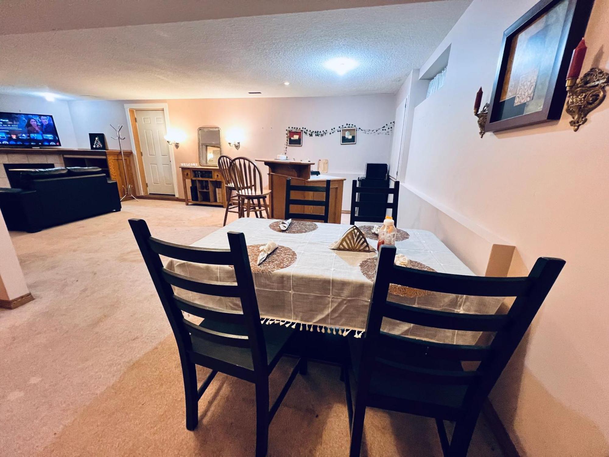 A Classic Homely Basement Suite! Chestermere Exteriér fotografie