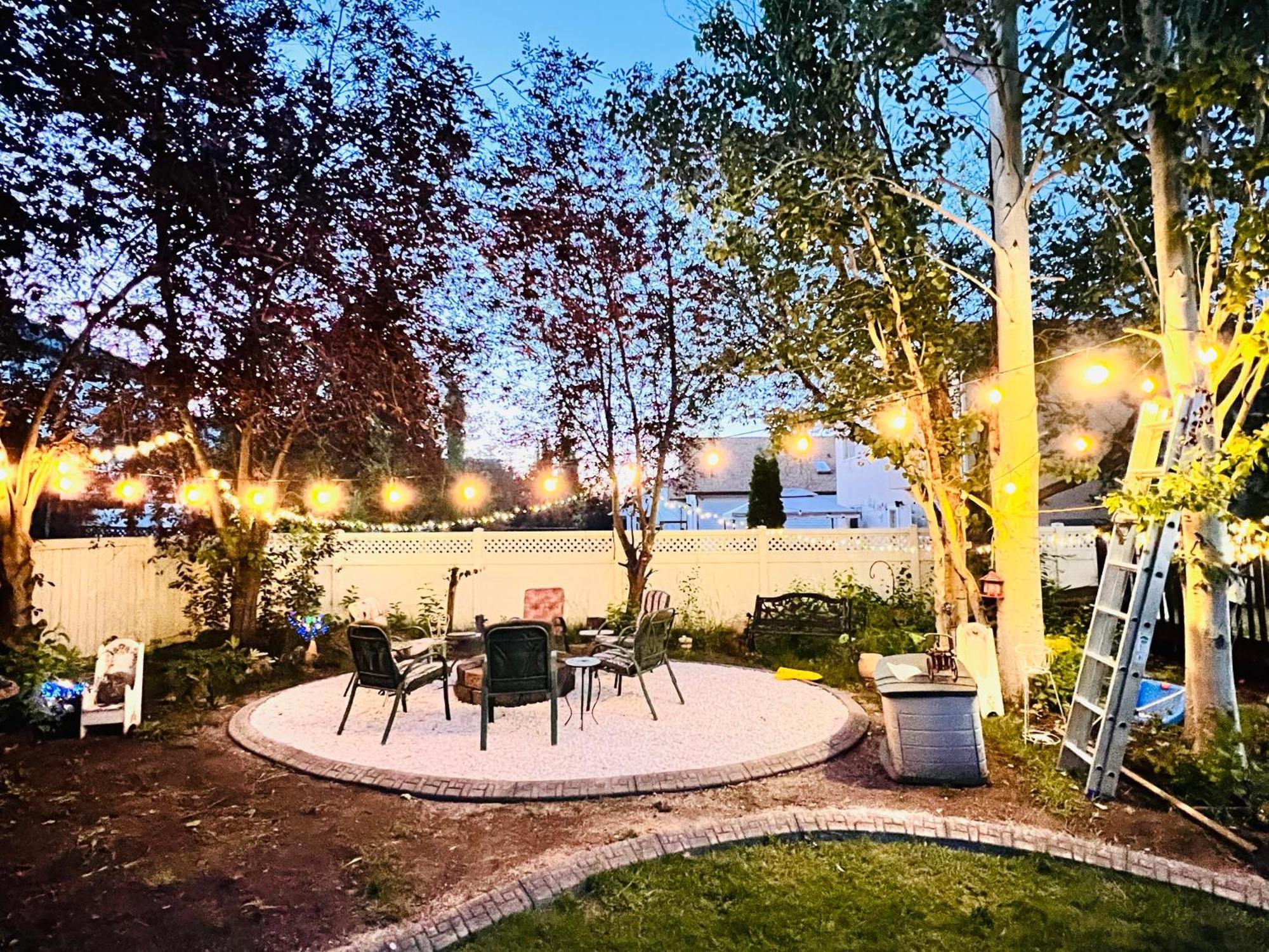 A Classic Homely Basement Suite! Chestermere Exteriér fotografie